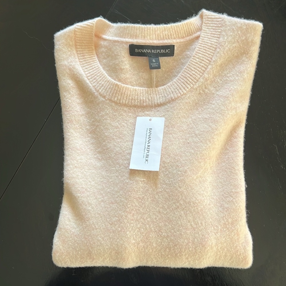 Banana republic new with tags, sweater, size small - Picture 6 of 6